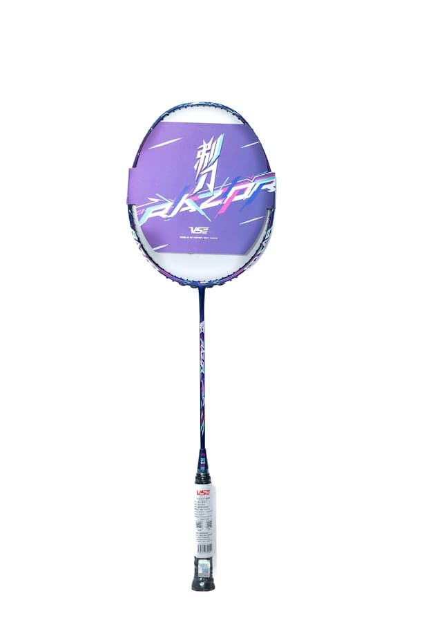 VS  Razor